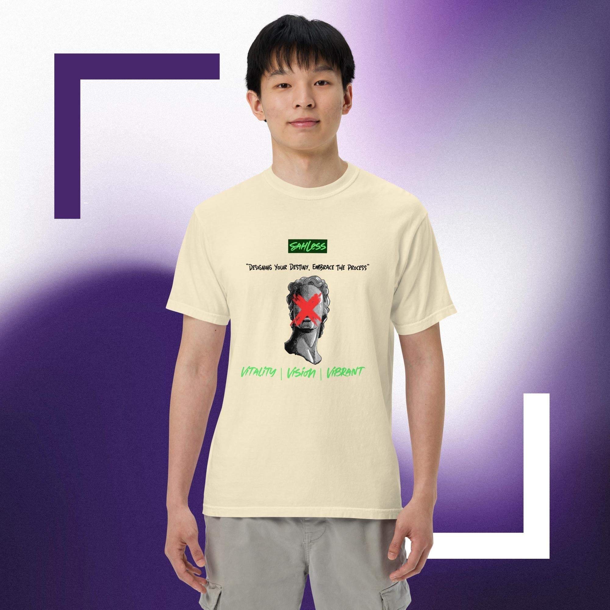Unisex heavyweight garment-dyed T-shirt made of 100% ring-spun cotton.